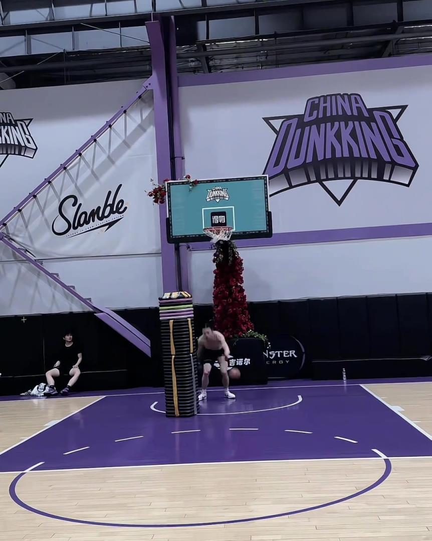 兄弟，這個摸高如何？