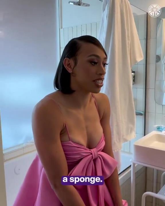 以后就當(dāng)你的球迷了這位WNBA新秀妹子，身材也是相當(dāng)炸裂