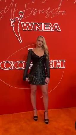 海莉選秀夜紅毯秀，人氣和顏值在這屆都是數(shù)一數(shù)二